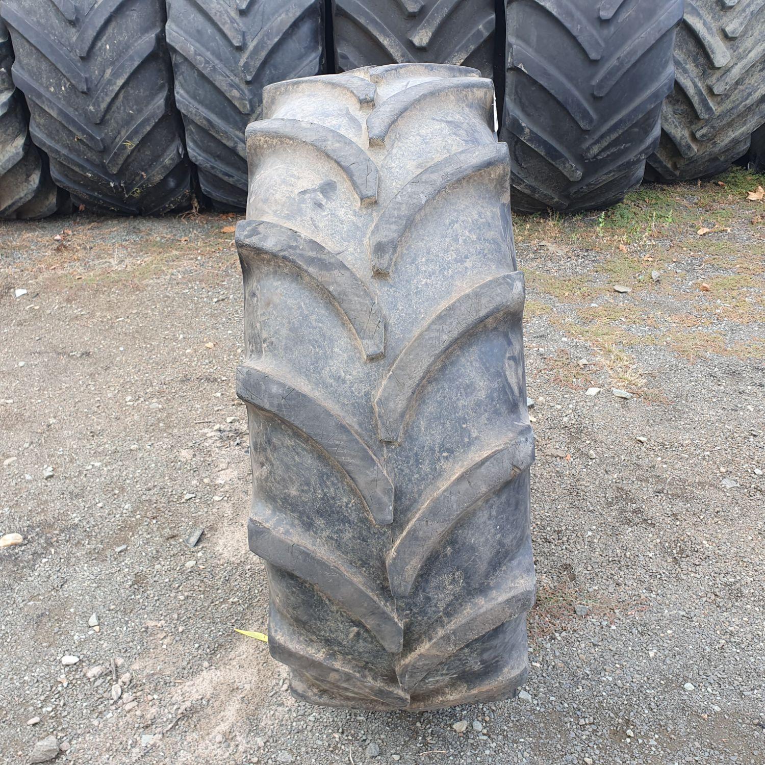  Cauciucuri 380/70R24  Vredestein