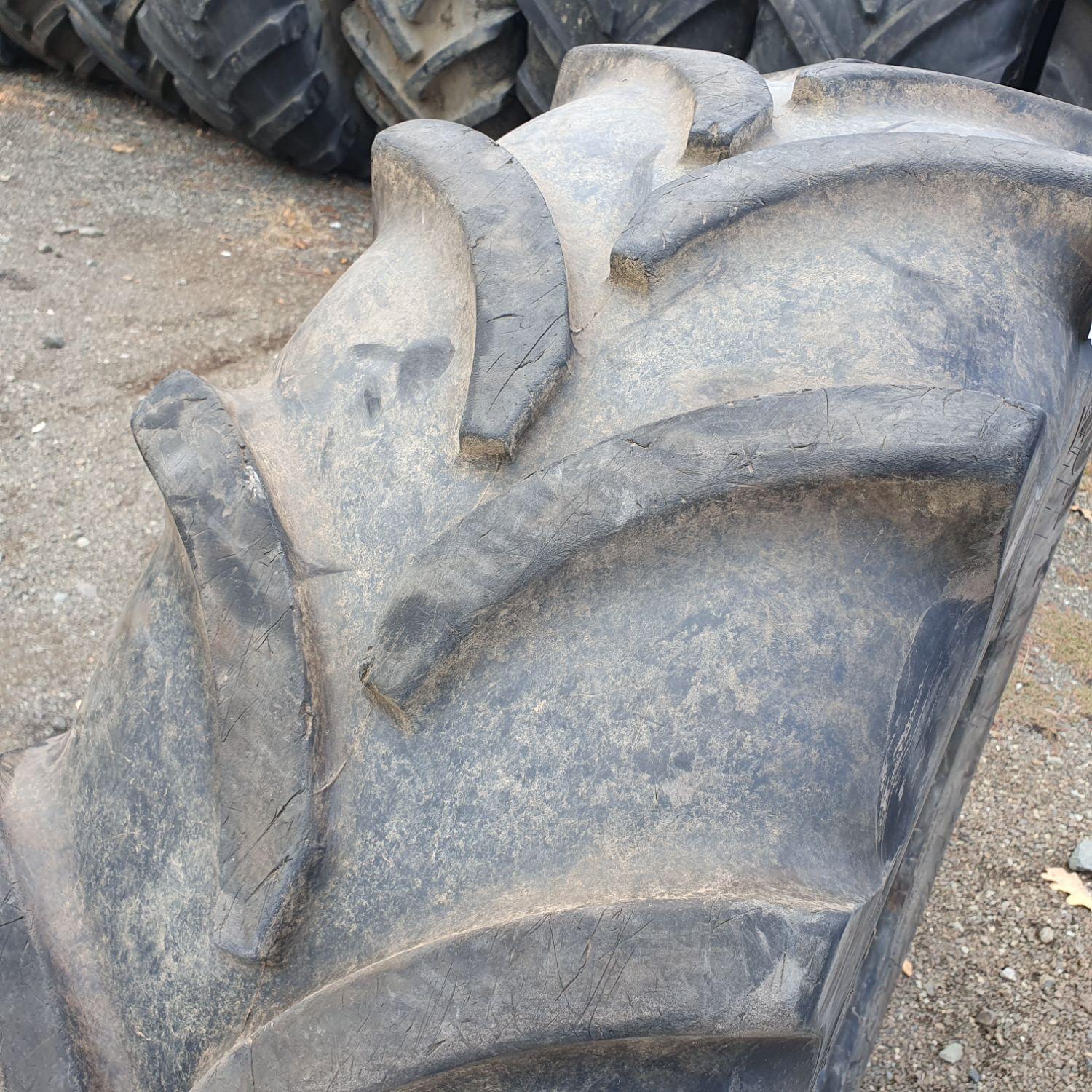  Cauciucuri 380/70R24  Vredestein