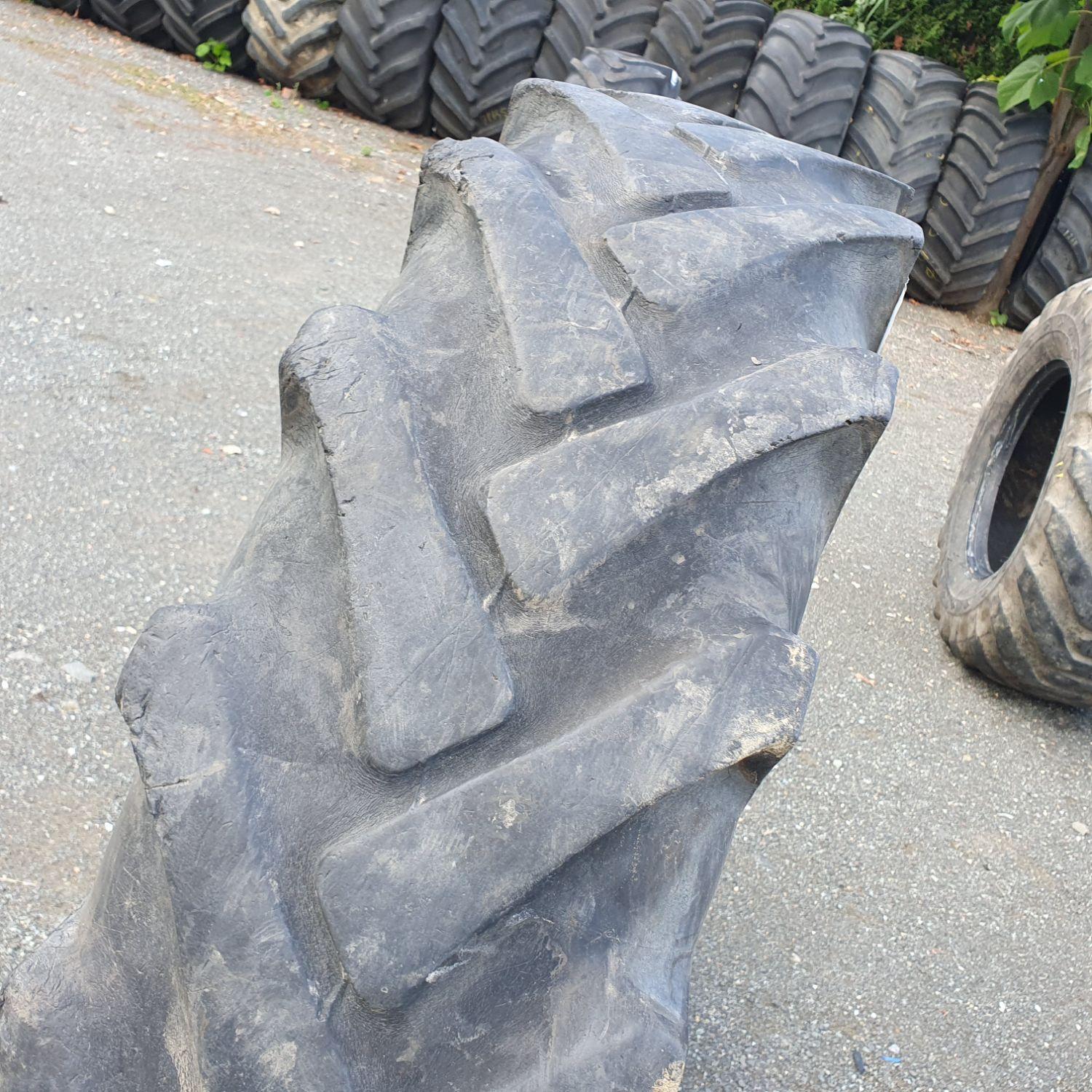  Cauciucuri 12.4-28 (320/85R28) Semperit