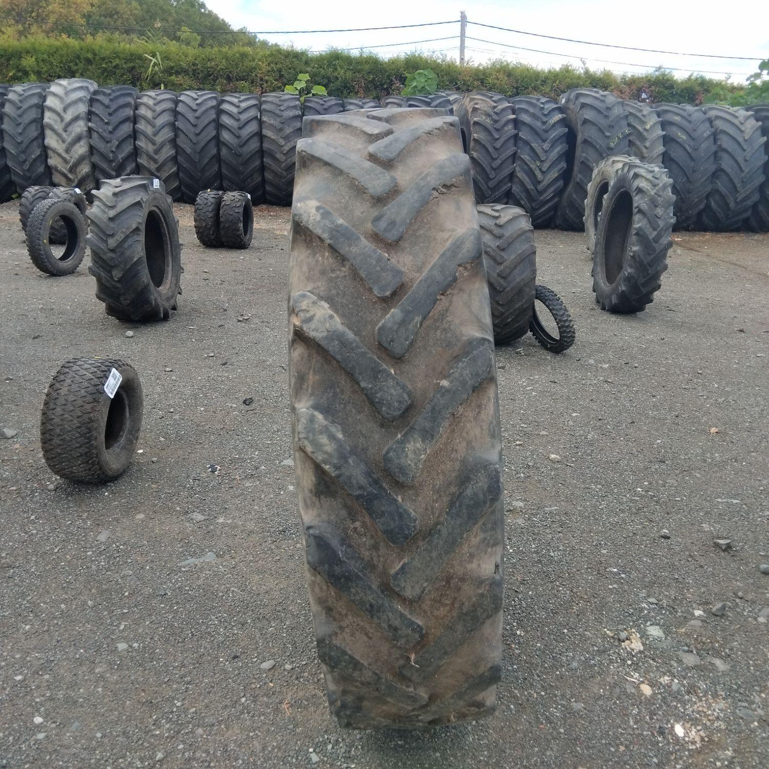  Cauciucuri 12.4-32 (320/85R32) Semperit