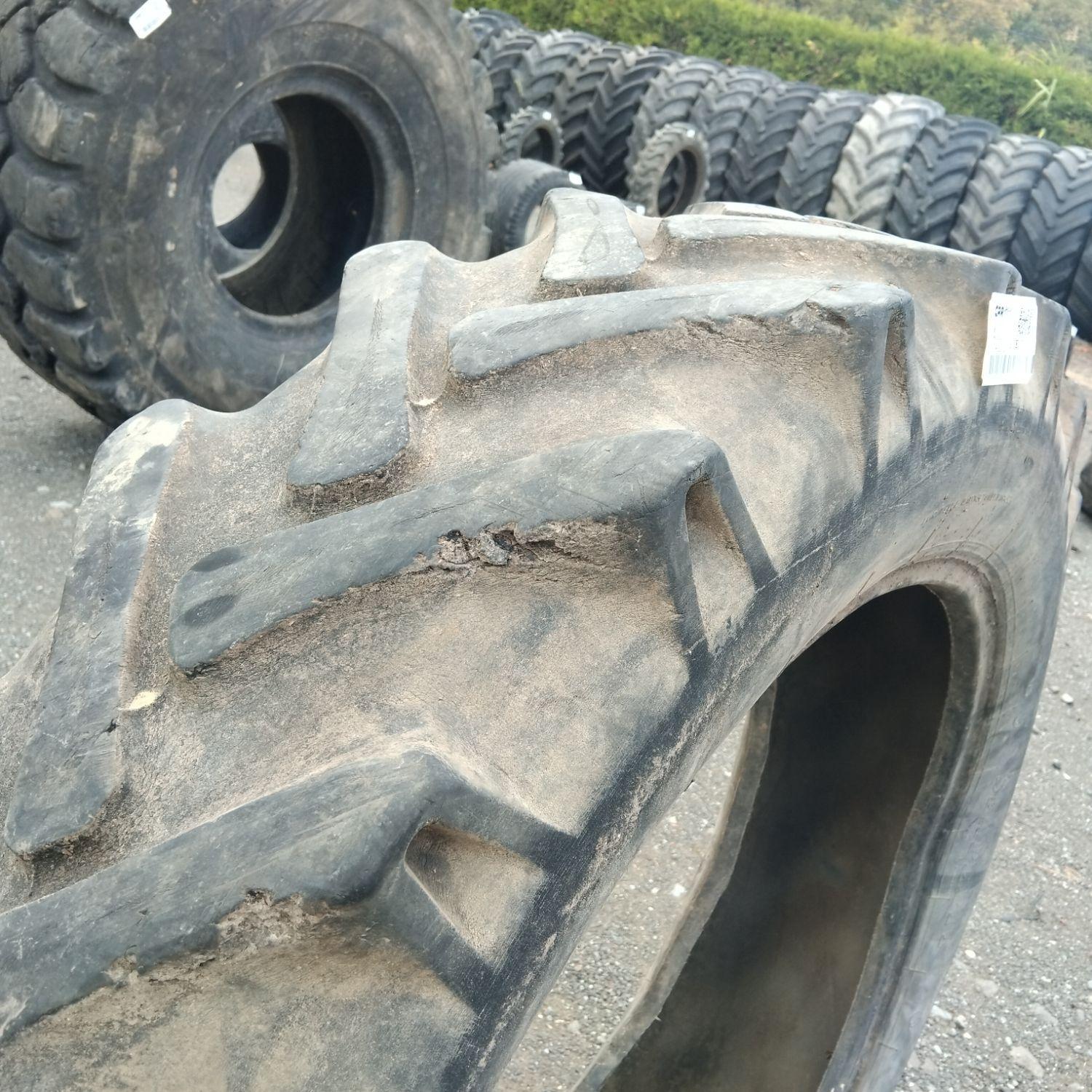  Cauciucuri 12.4-32 (320/85R32) Semperit