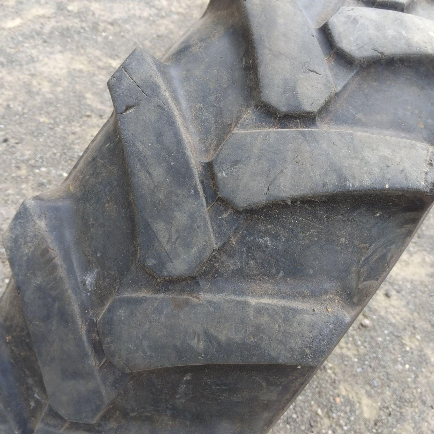  Cauciucuri 10.5-18 (10.5/80R18) Bkt