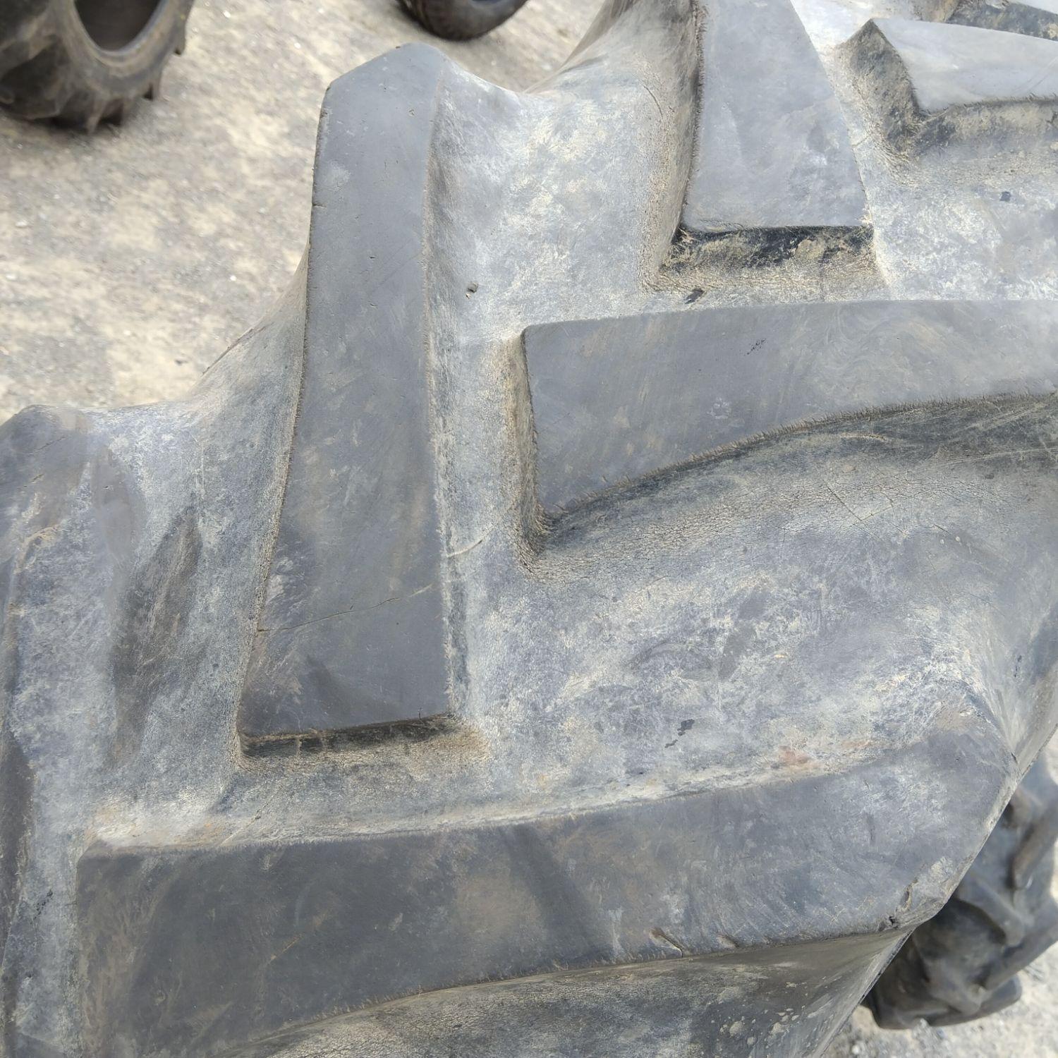  Cauciucuri 16.9-30 (420/85R30) Semperit