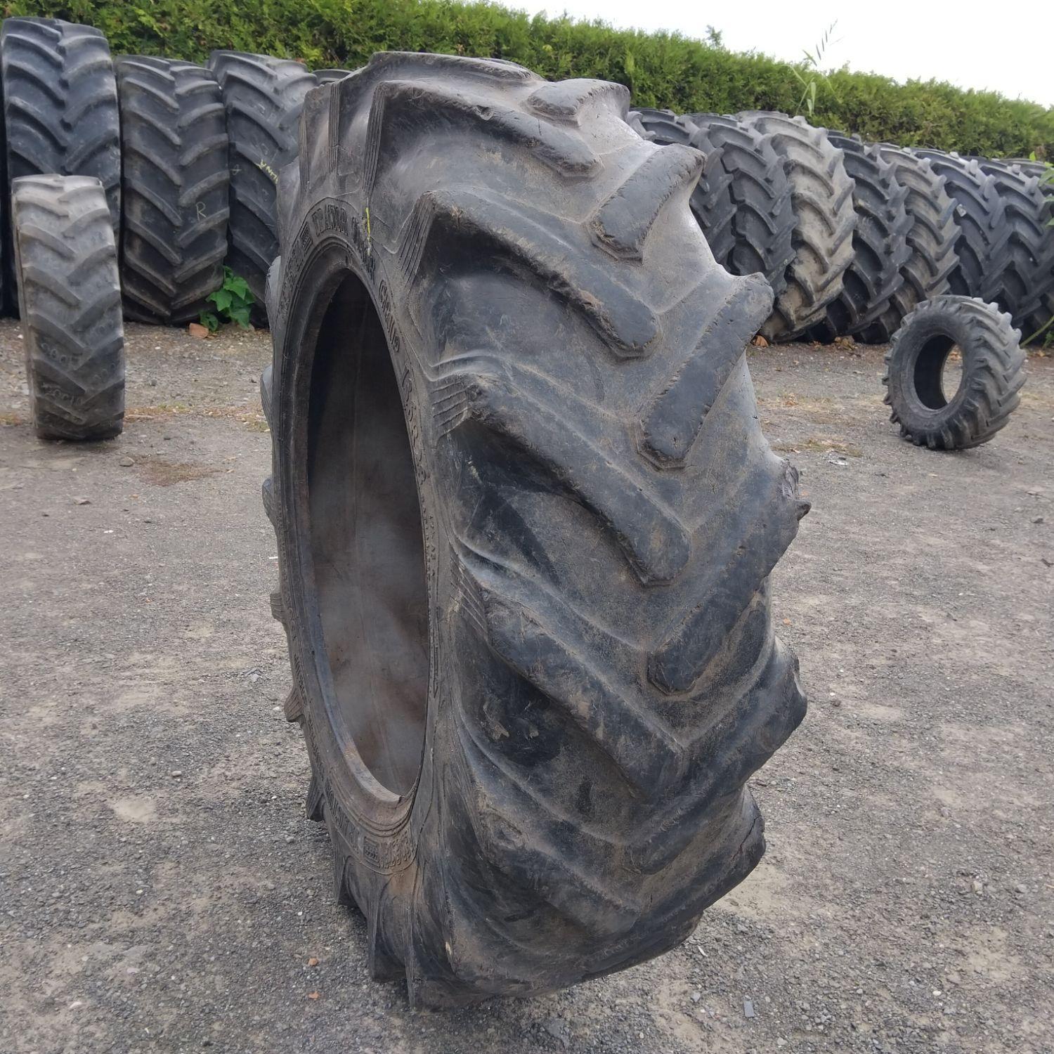  Cauciucuri 13.6R28 (340/85R28) Vredestein