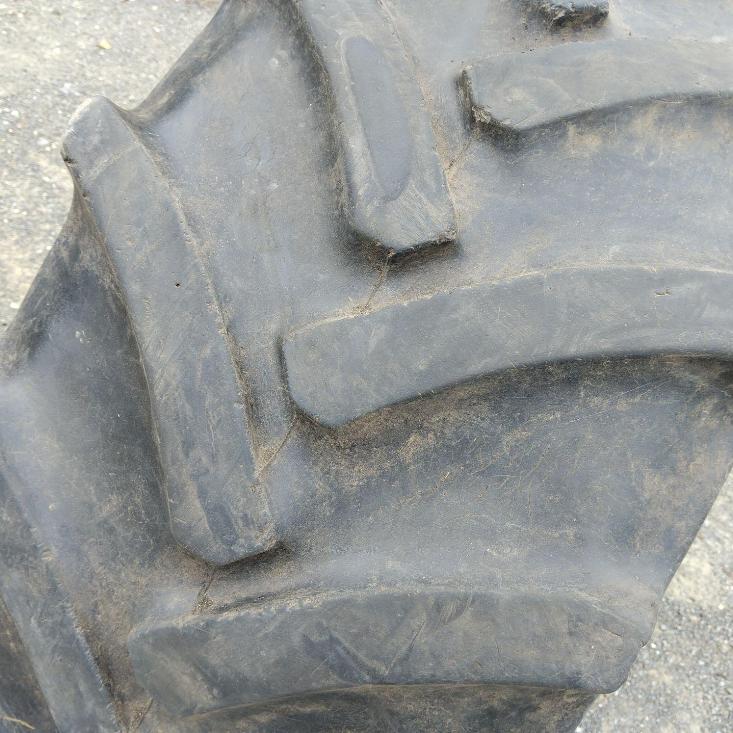  Cauciucuri 440/65R24  Continental