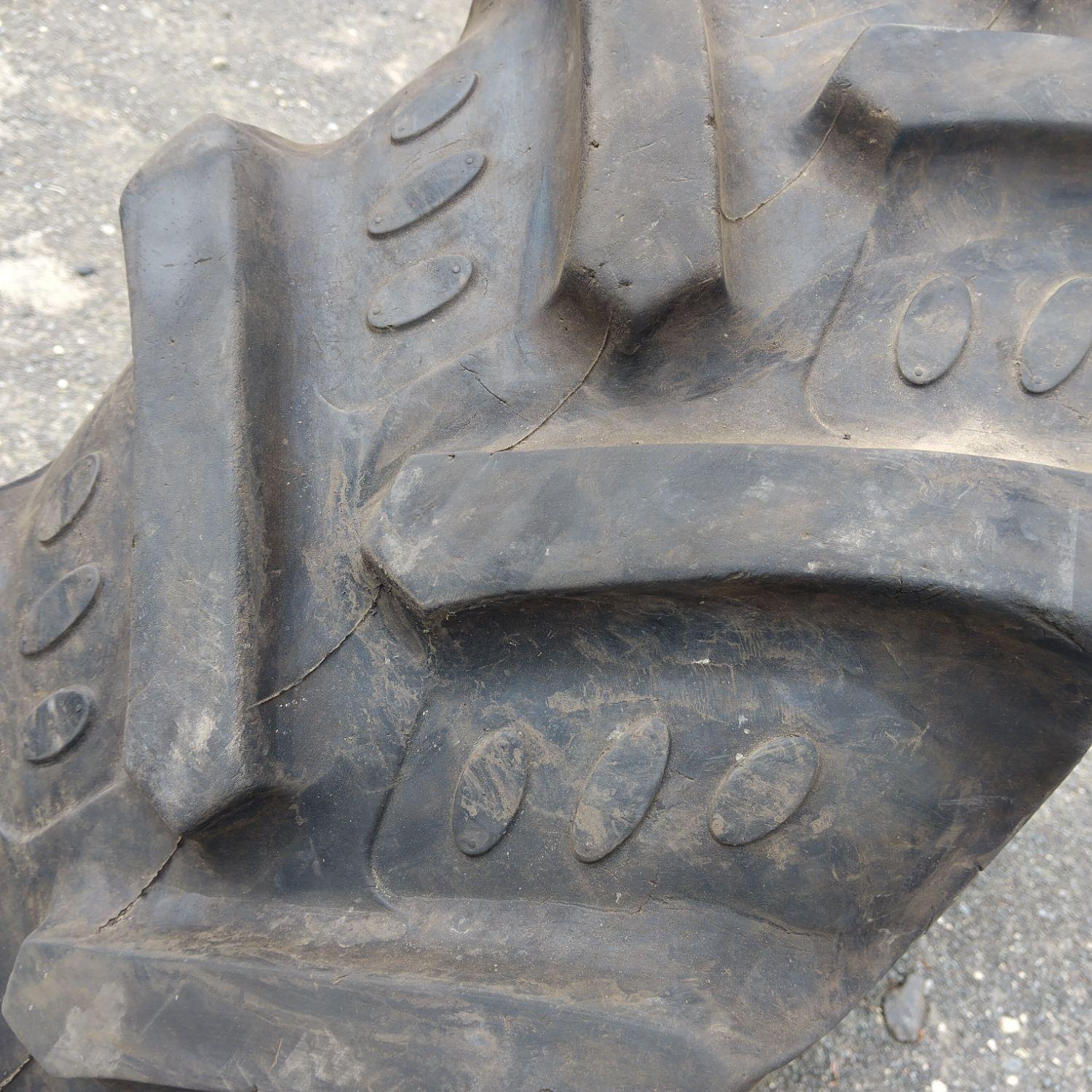  Cauciucuri 340/85R24 (13.6R24) Bkt
