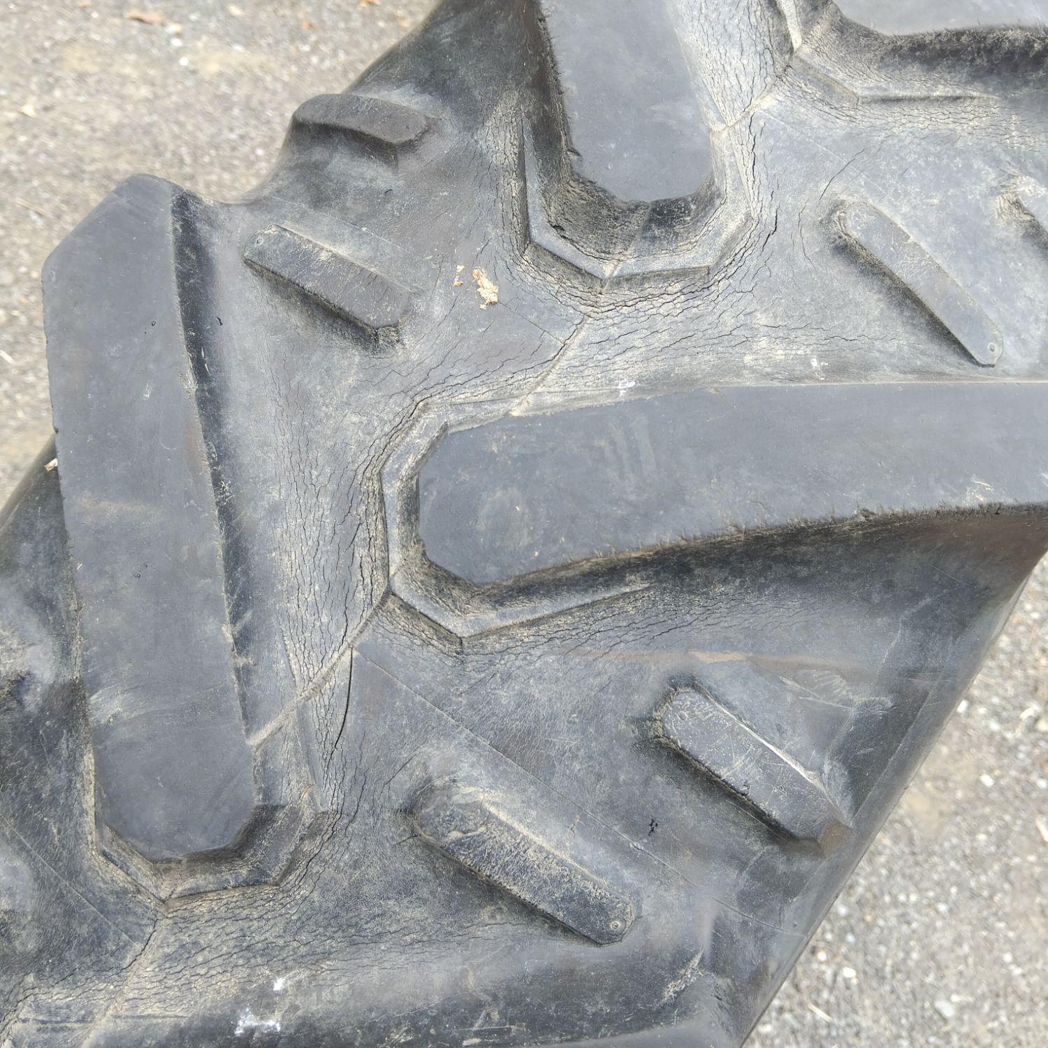  Cauciucuri 12.4R28 (320/85R28) Semperit