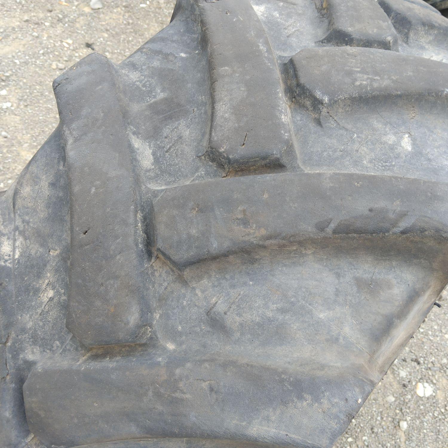  Cauciucuri 405/70-24 (400/70R24) Mitas