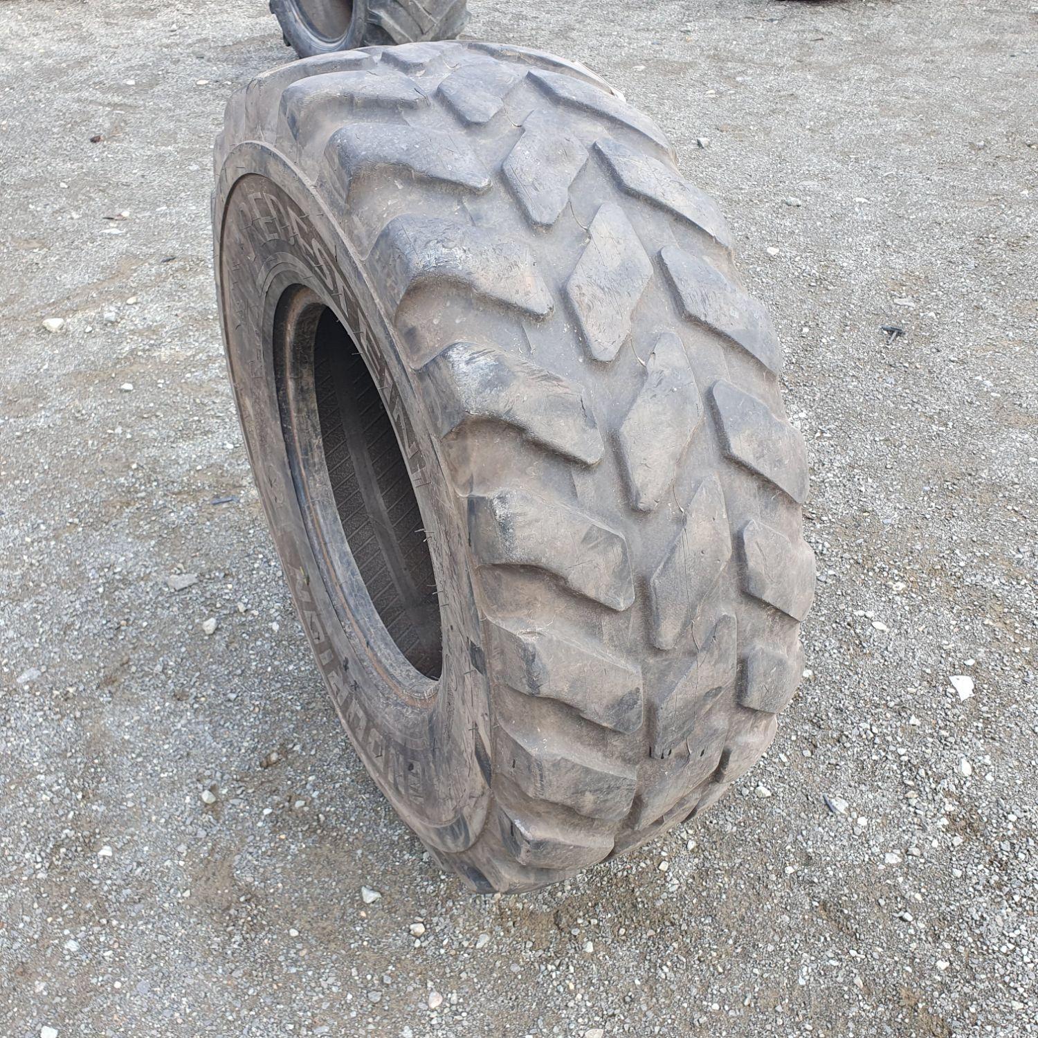  Cauciucuri 340/80R18 (12.5R18) Vredestein