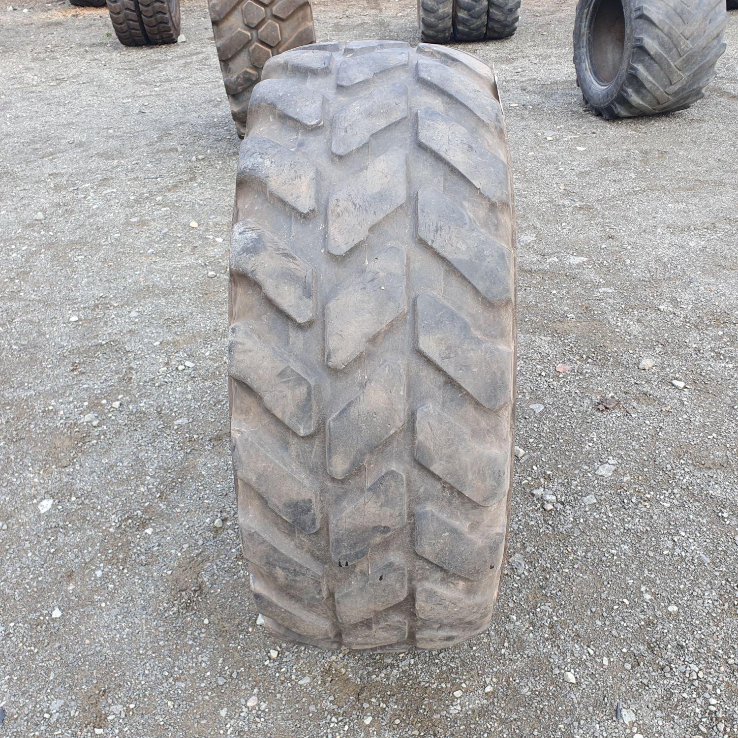  Cauciucuri 340/80R18 (12.5R18) Vredestein