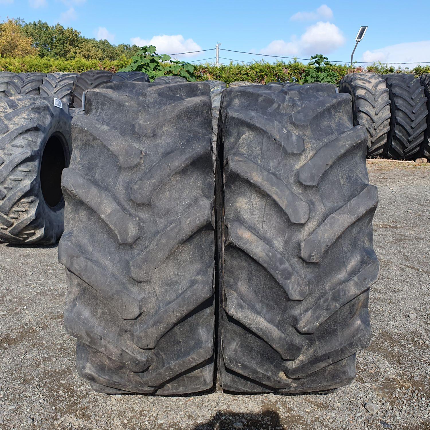  Cauciucuri 360/70R20  Pirelli
