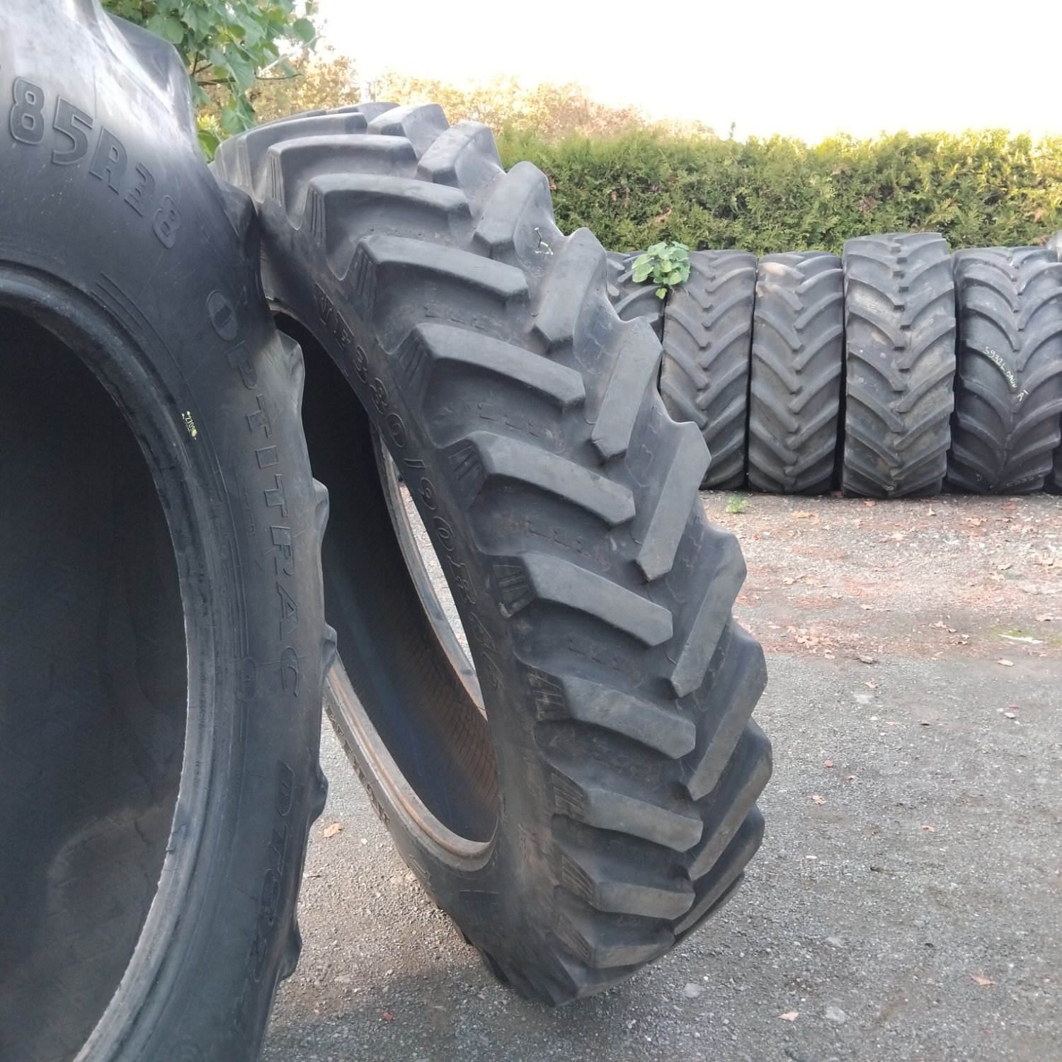  Cauciucuri 380/90R46  Bkt