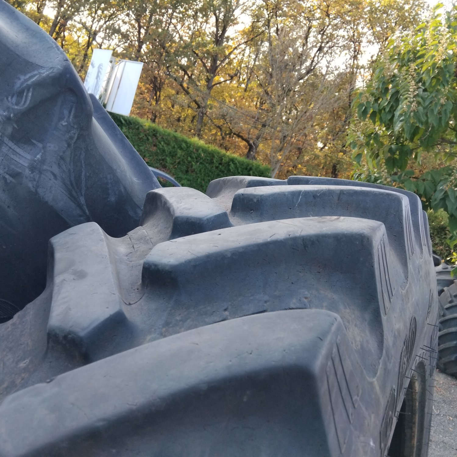  Cauciucuri 380/90R46  Bkt