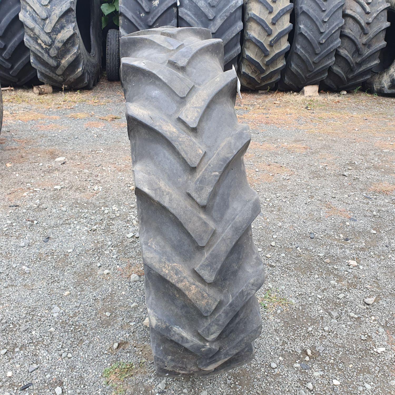  Cauciucuri 12.4-28 (320/85R28) Vredestein