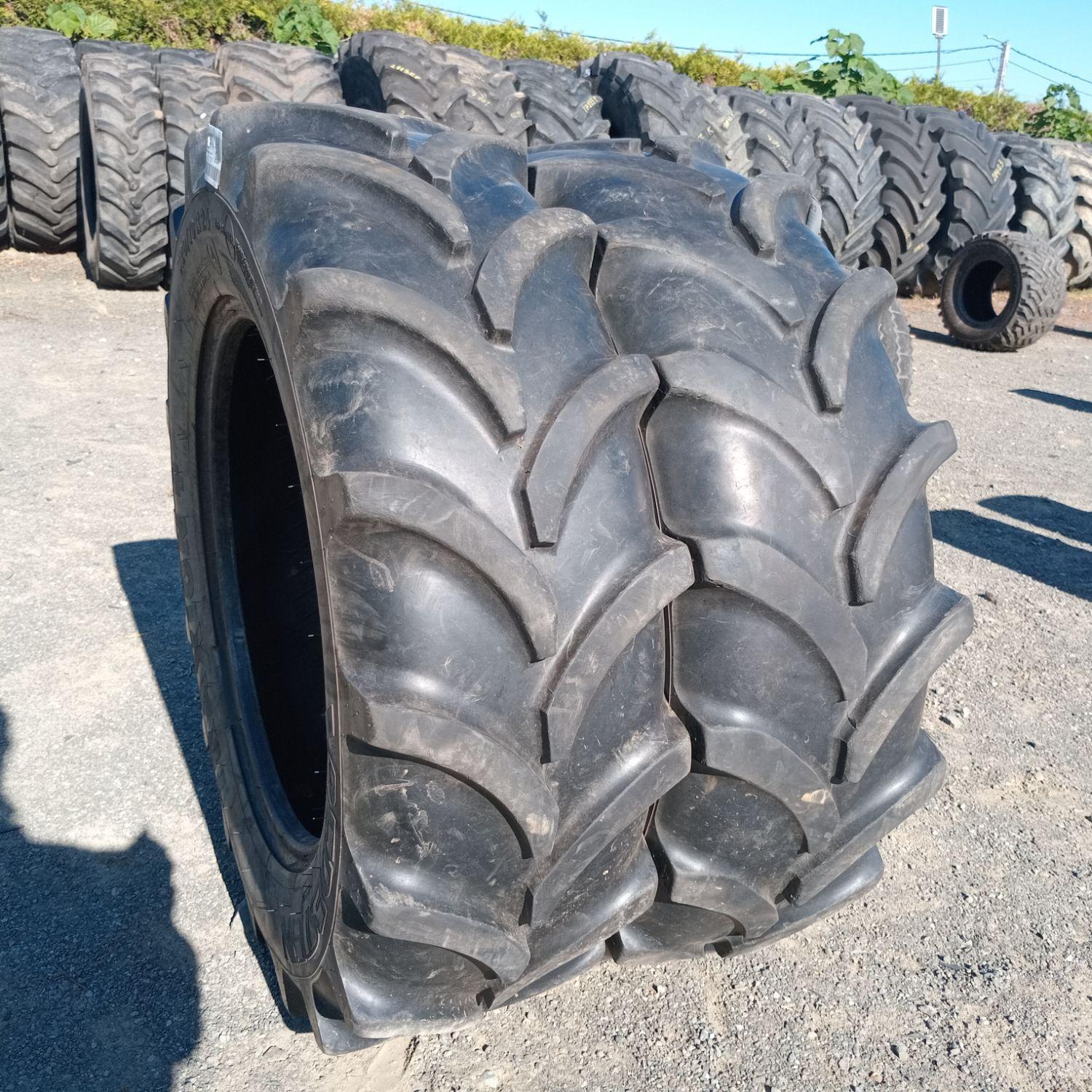  Cauciucuri 320/70R24  Vredestein