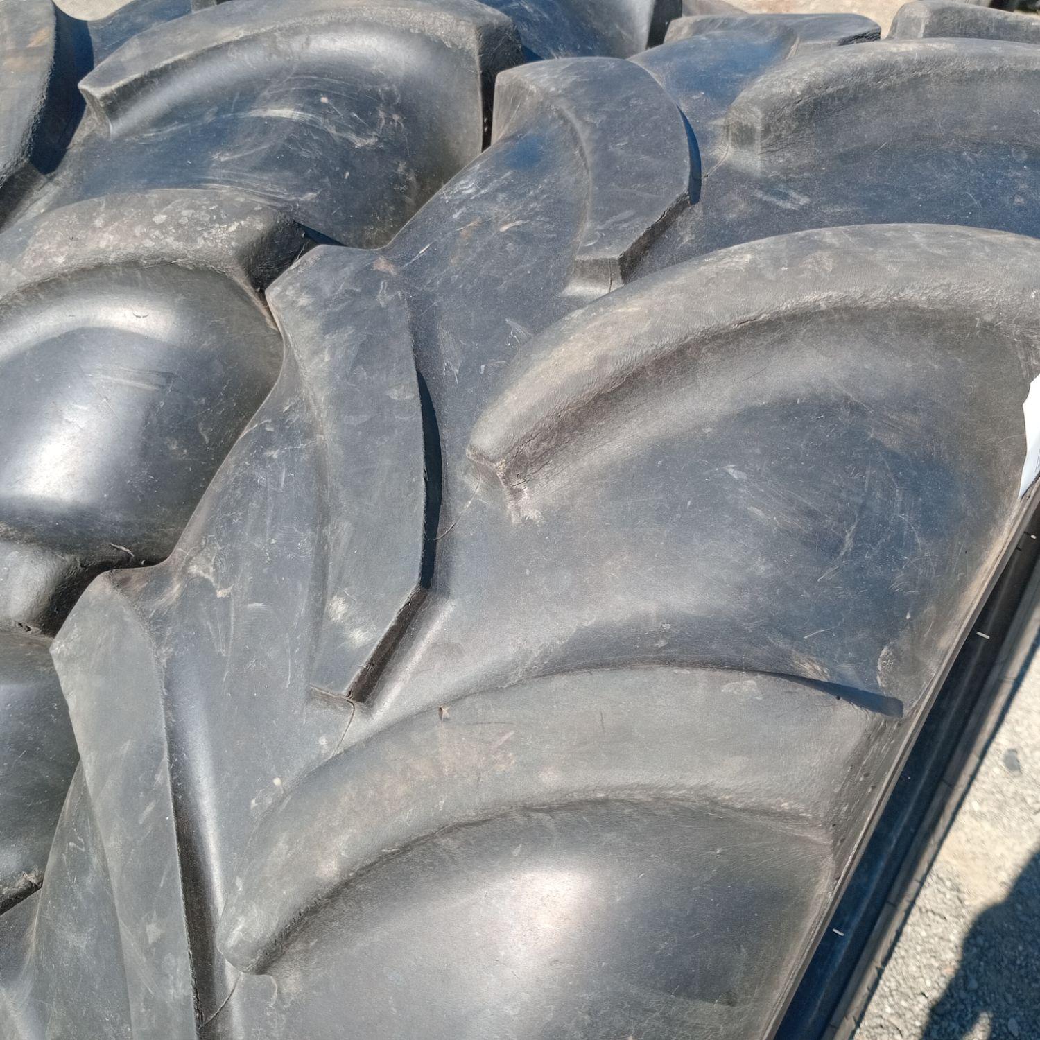  Cauciucuri 320/70R24  Vredestein