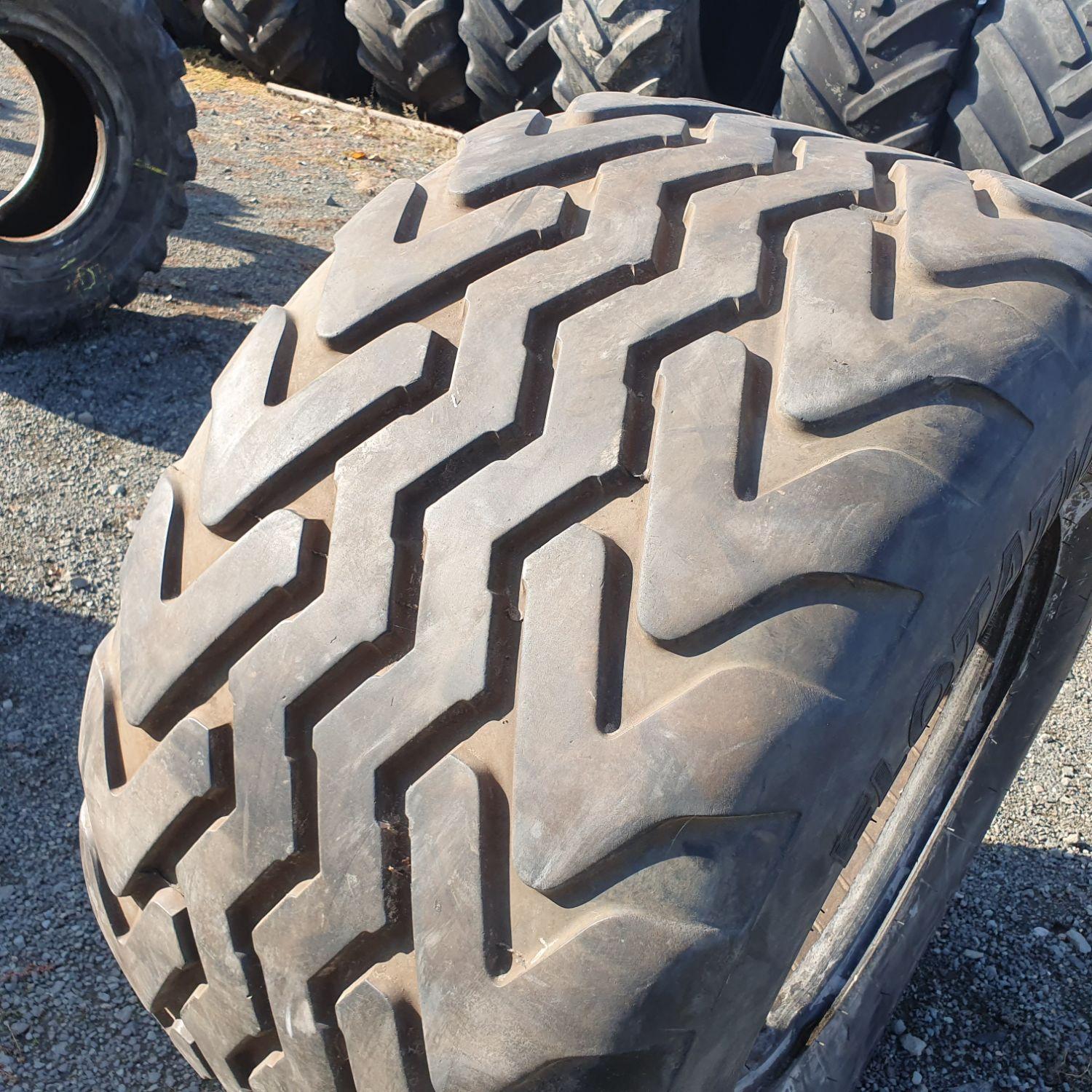  Cauciucuri 560/45R22.5  Vredestein
