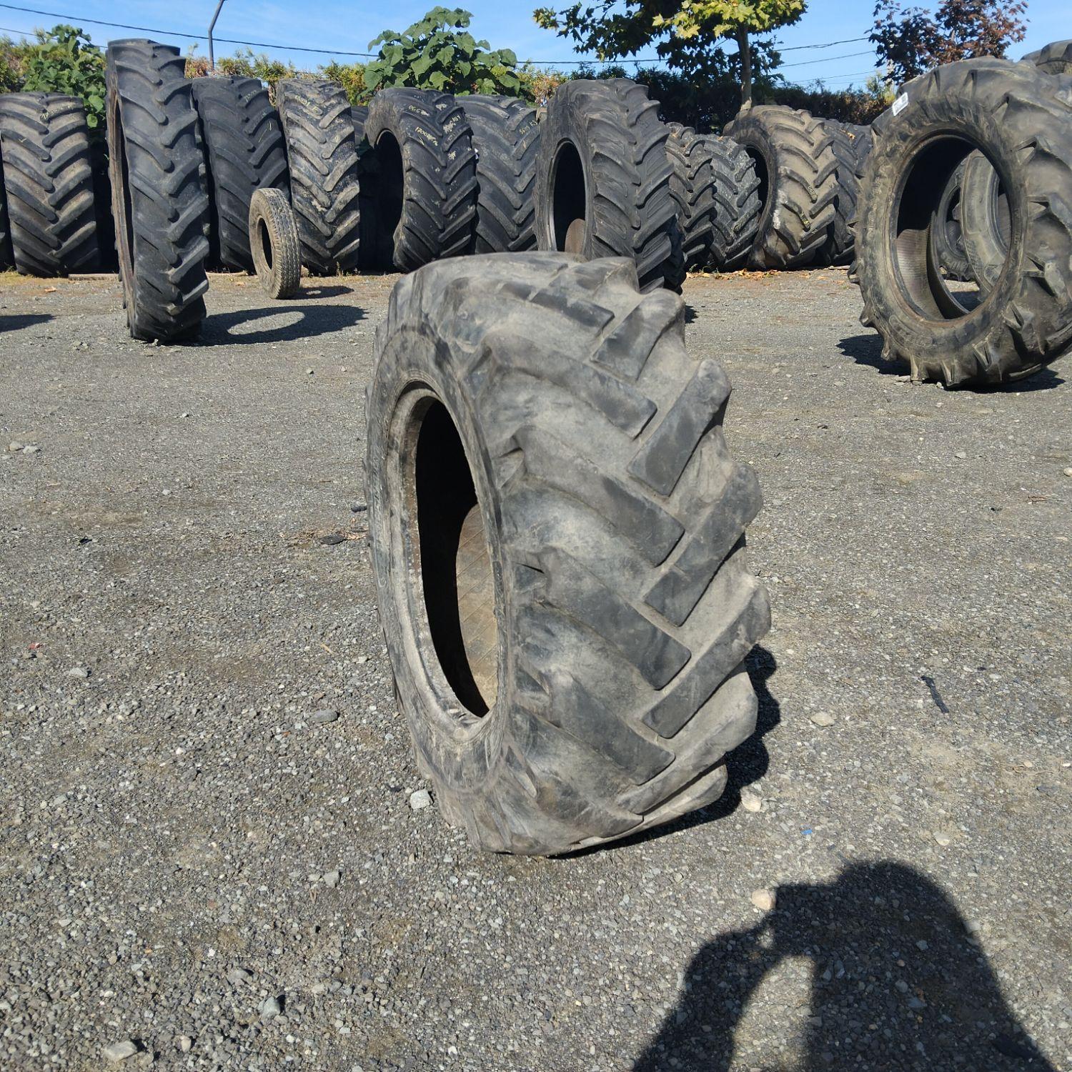  Cauciucuri 10.0/75-15.3 (260/70R15.3) Vredestein