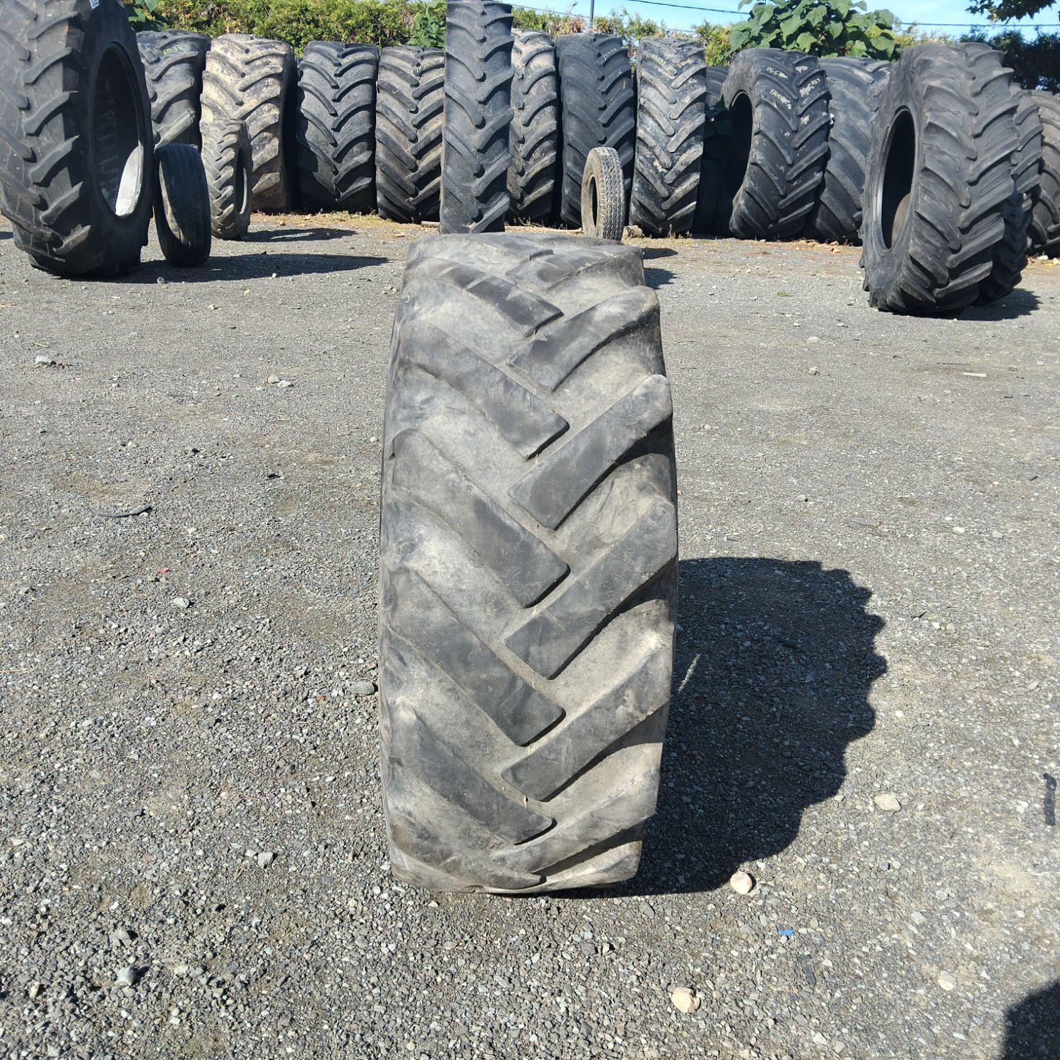  Cauciucuri 10.0/75-15.3 (260/70R15.3) Vredestein