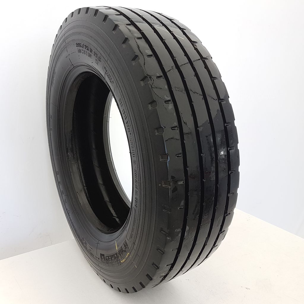  Cauciucuri 215/75 17.5  Michelin