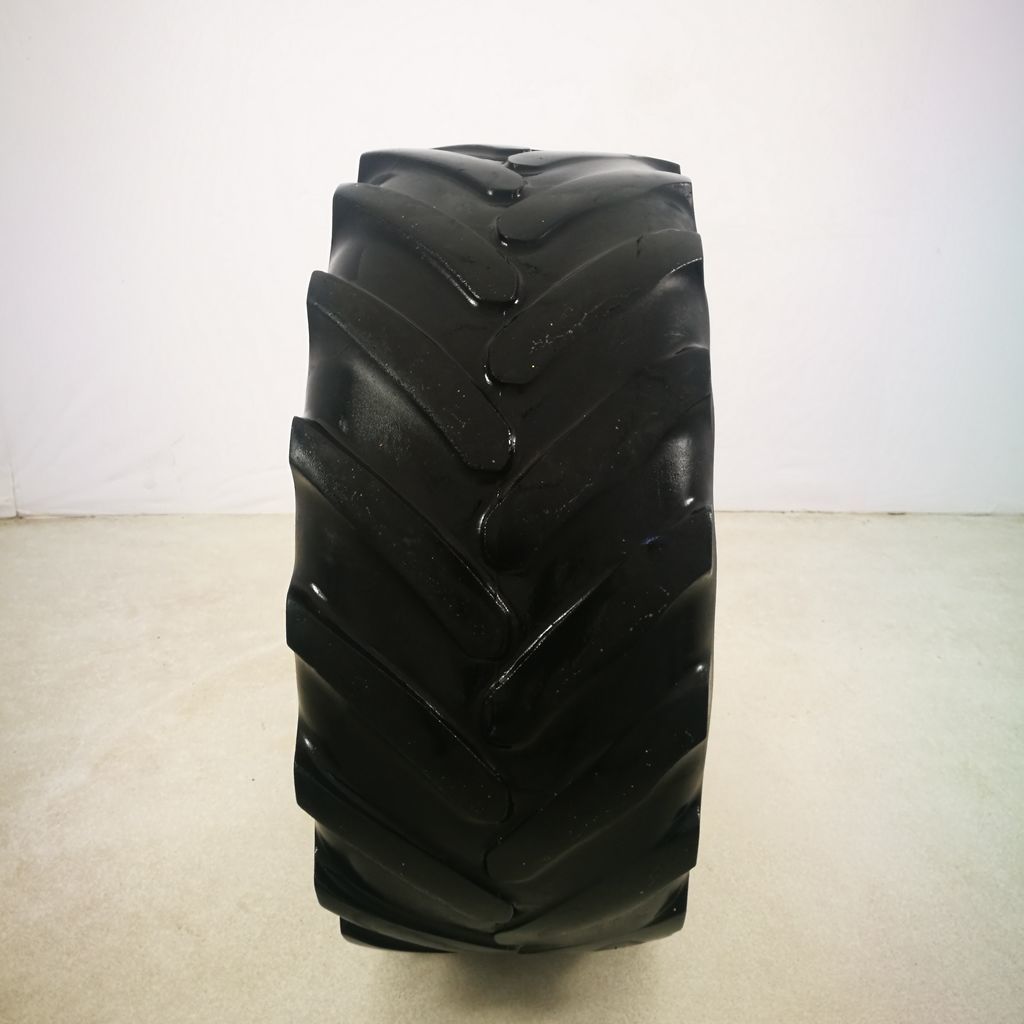  Cauciucuri 440/65 24  Michelin