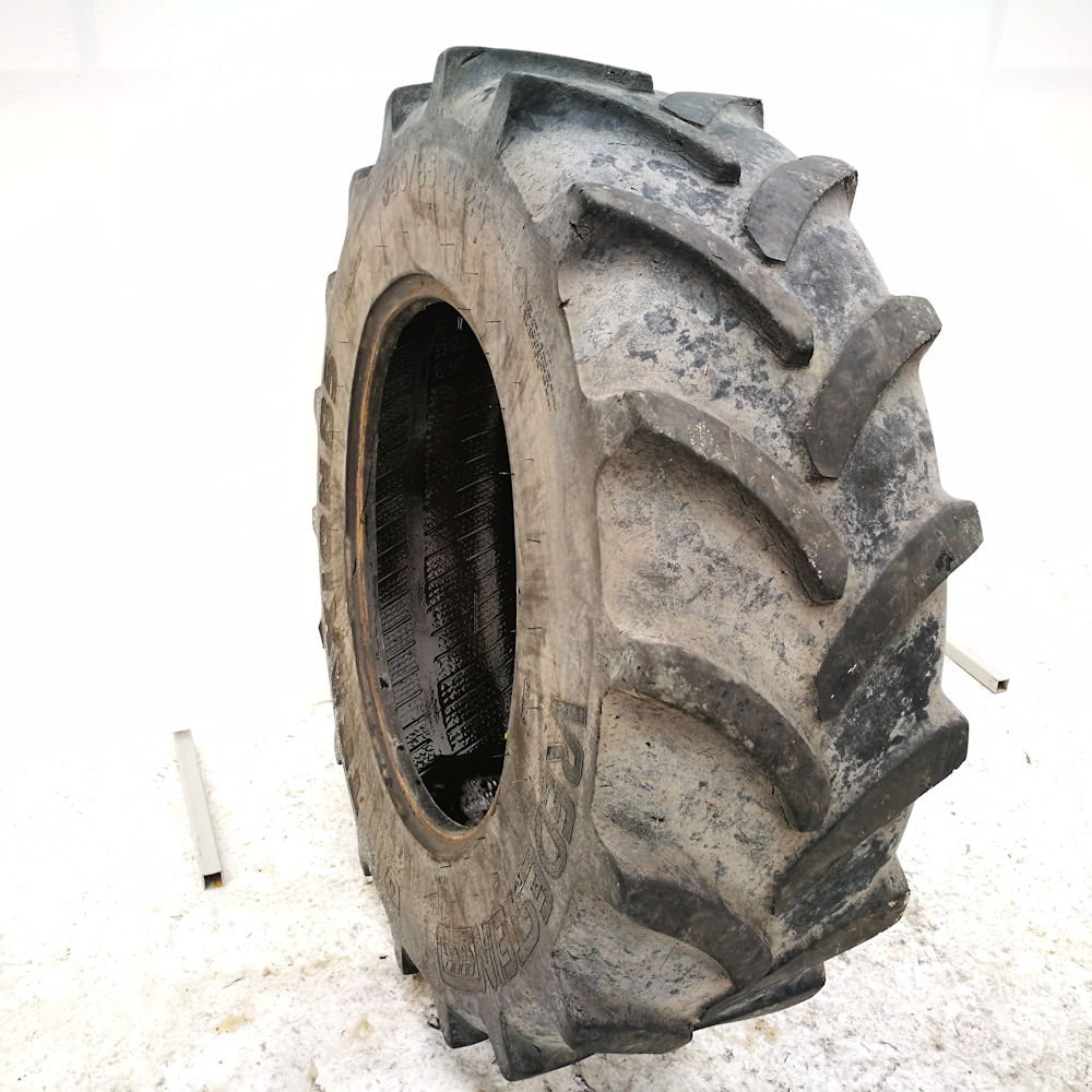  Cauciucuri 340/85 24 (13.6R24) Vredestein