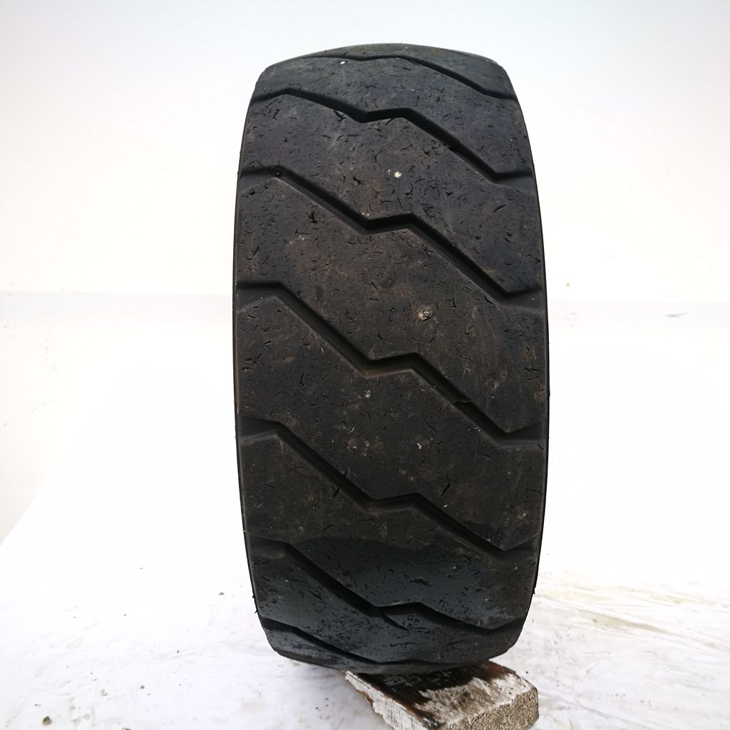 225/75 10 Michelin