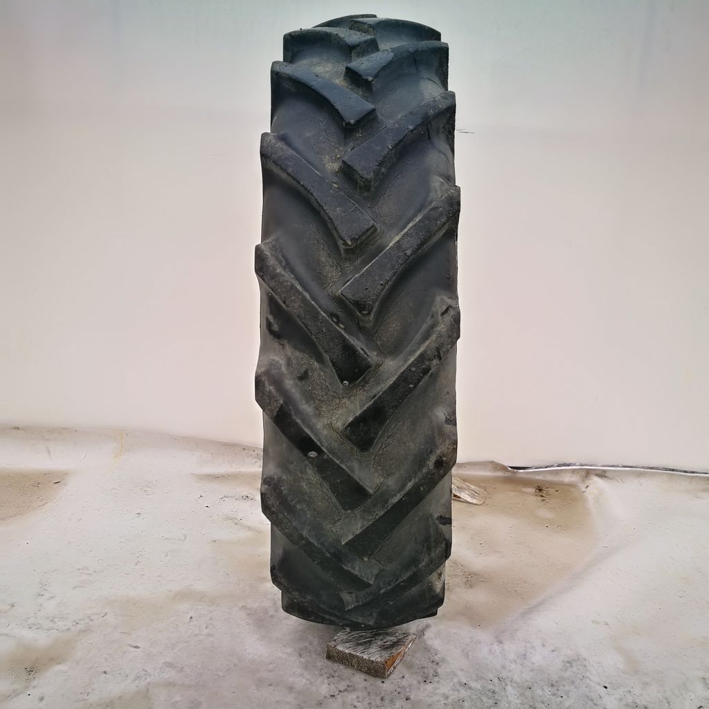  Cauciucuri 12.4 28 (320/85R28) Rekord