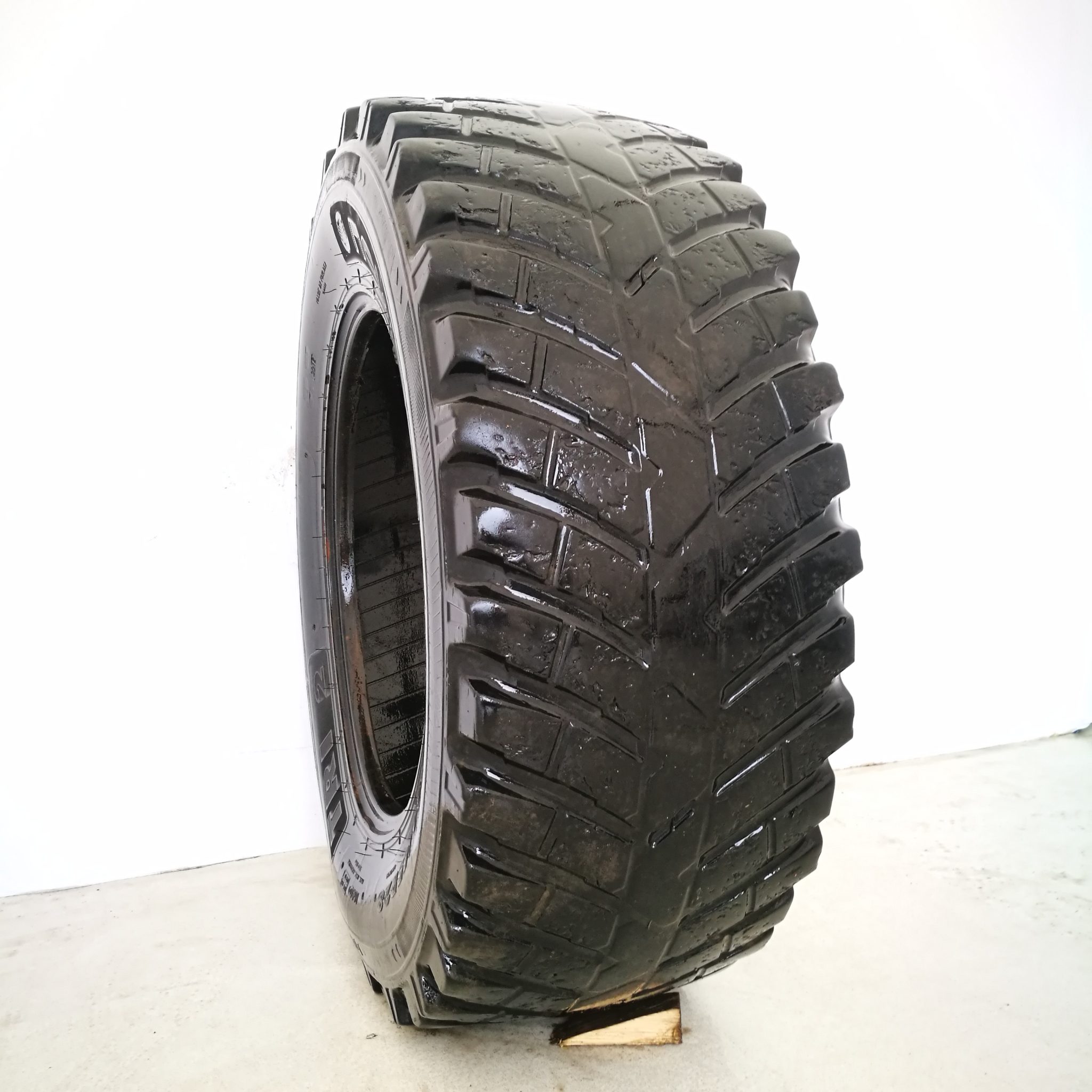  Cauciucuri 480/65R28 Nokian