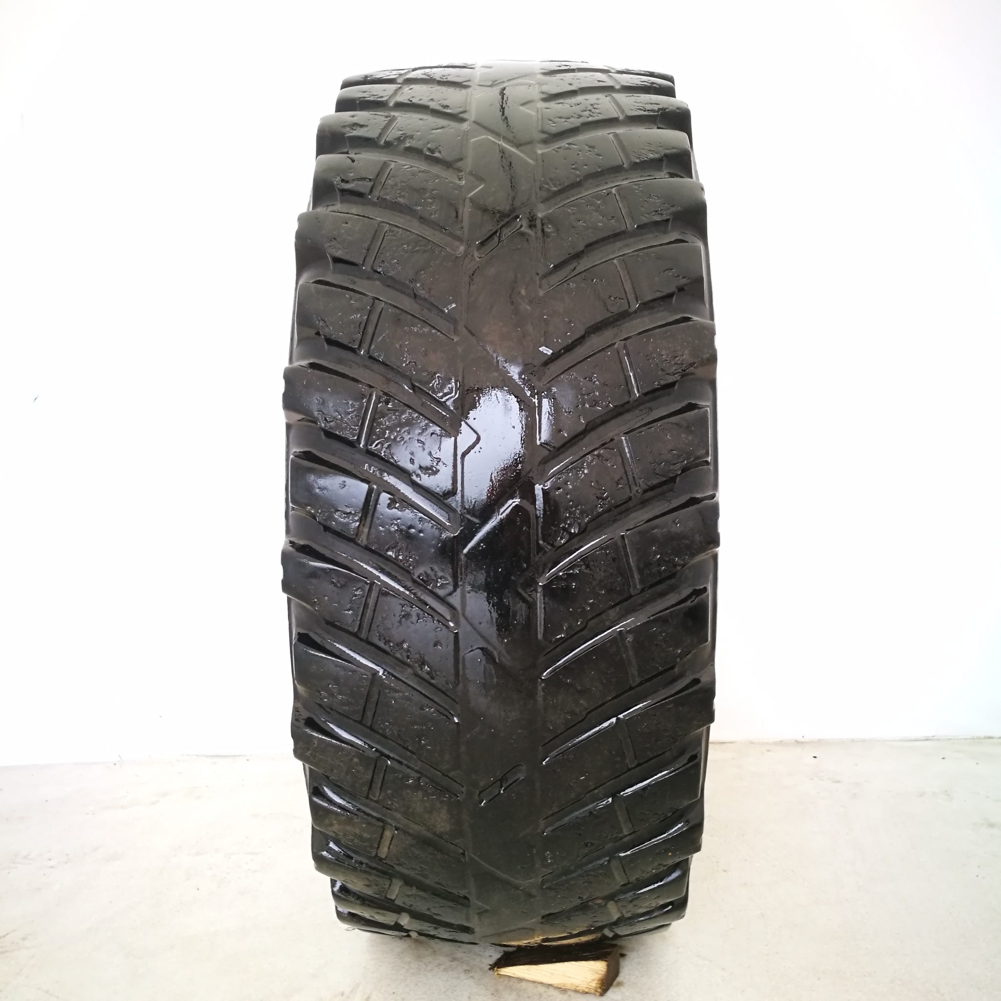  Cauciucuri 480/65R28 Nokian