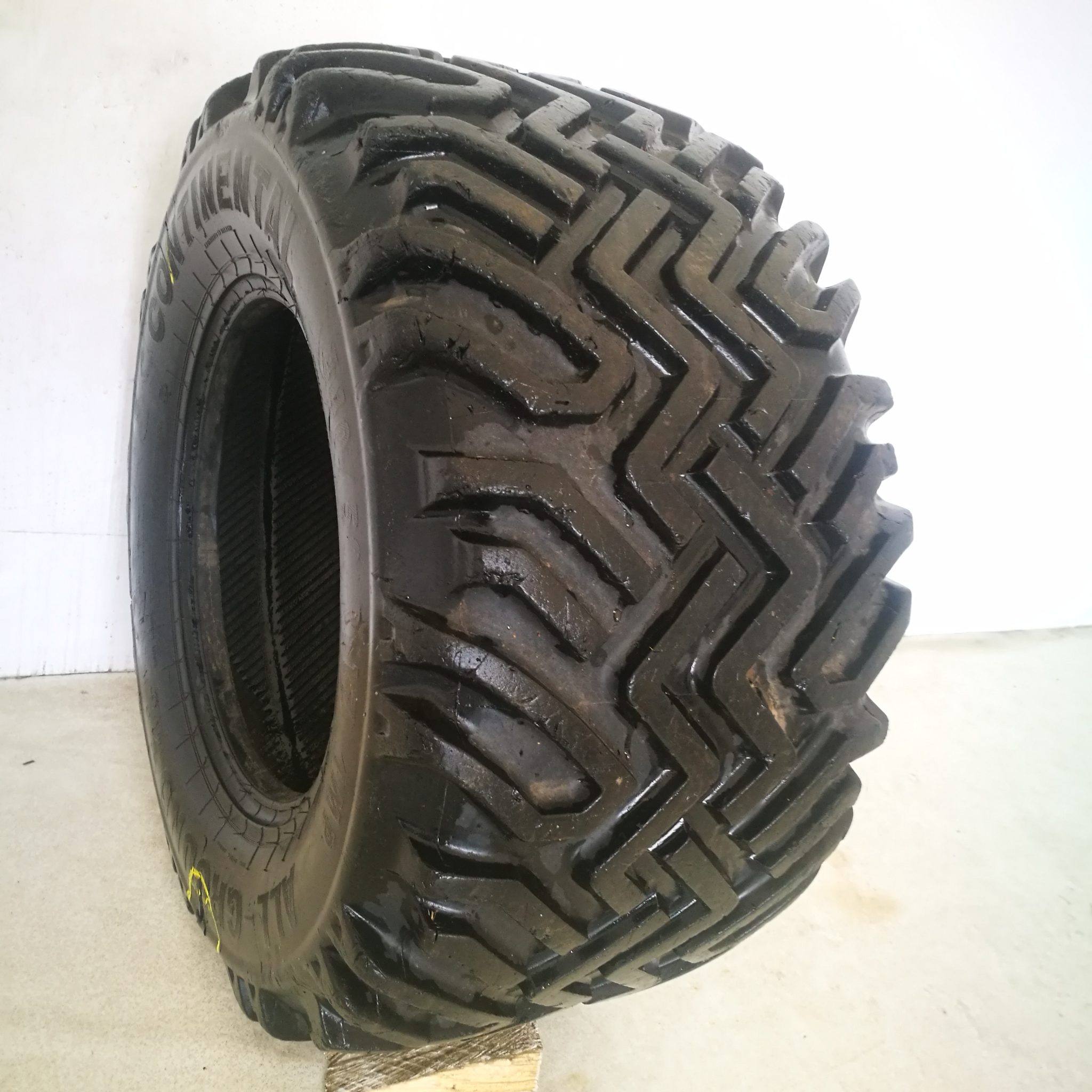  Cauciucuri 440/50R17 Continental