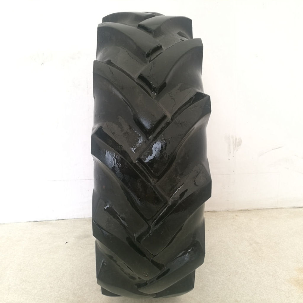  Cauciucuri 10.5 18 (10.5/80R18) Pirelli