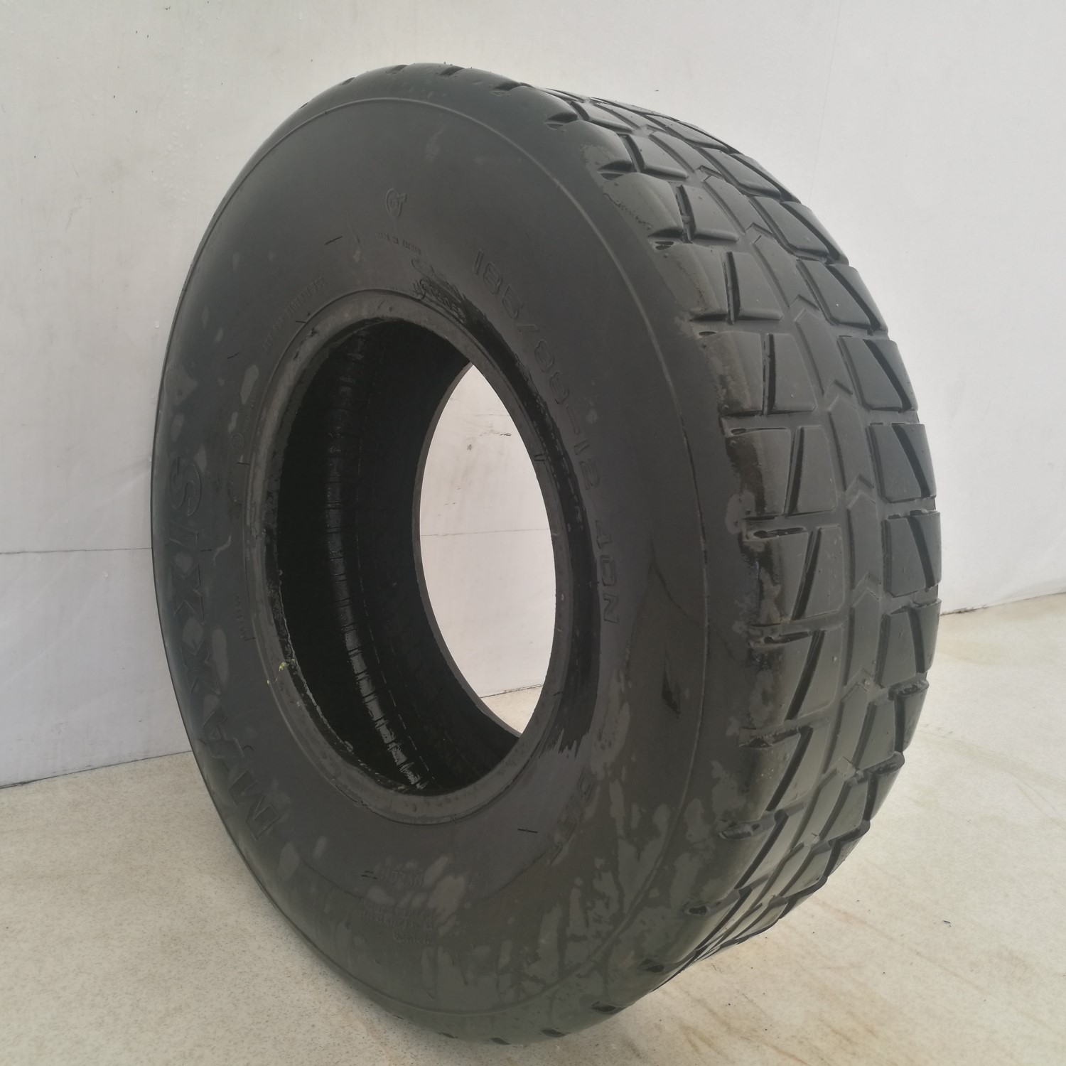  Cauciucuri 185/88 12 Maxxis